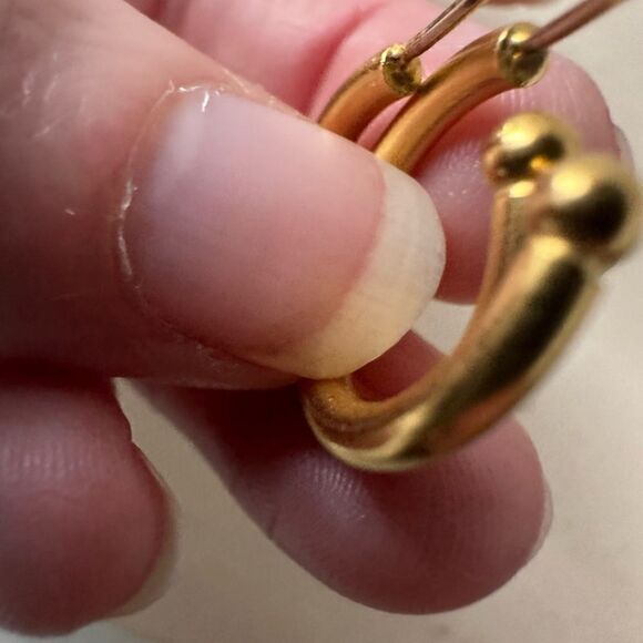 Vintage 14k Yellow Gold Hoop Earring With Ball Ending - Picture 6 of 9